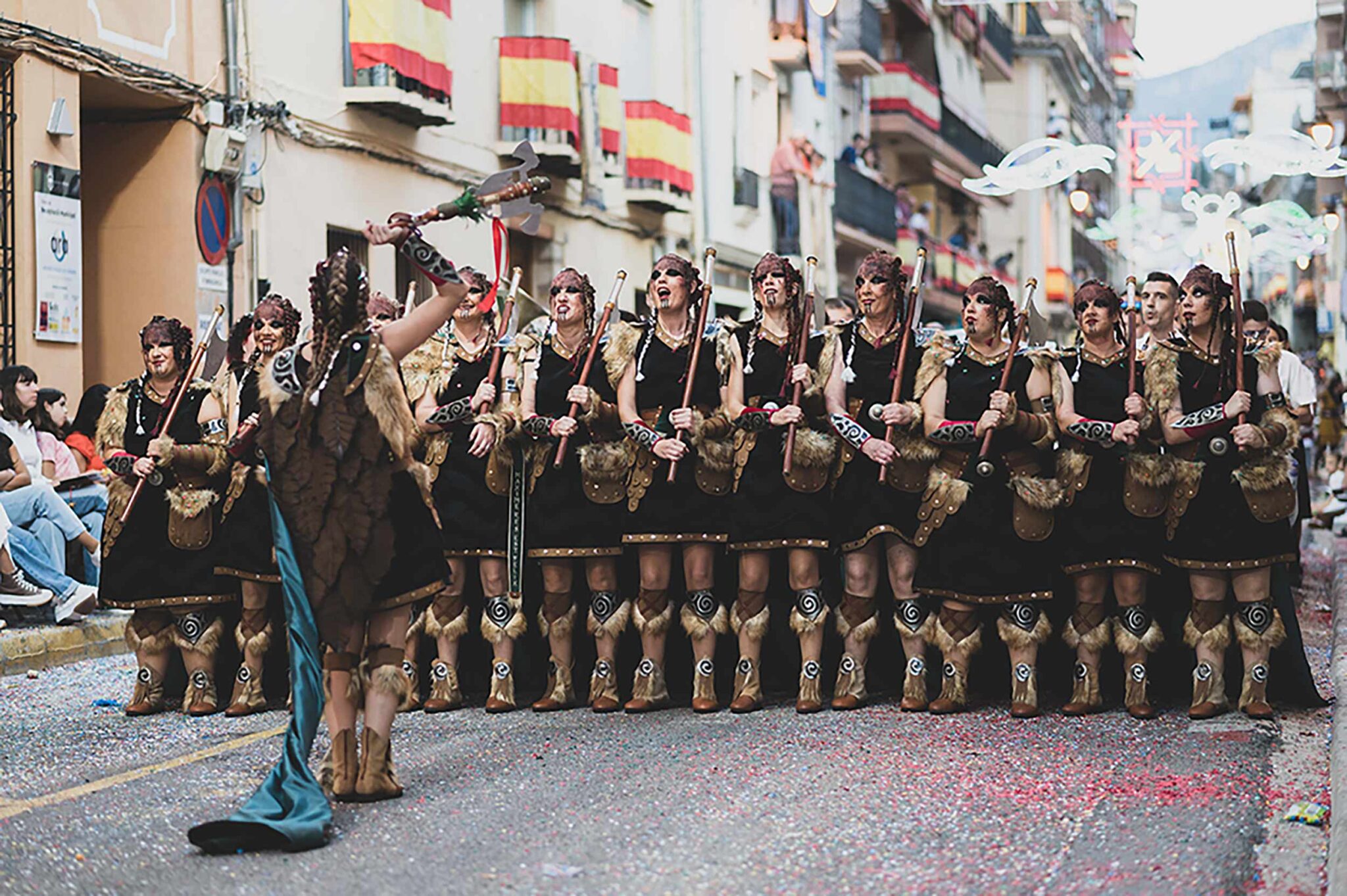 moros i cristians en albaida maquillage preparació entrada 9 octubre