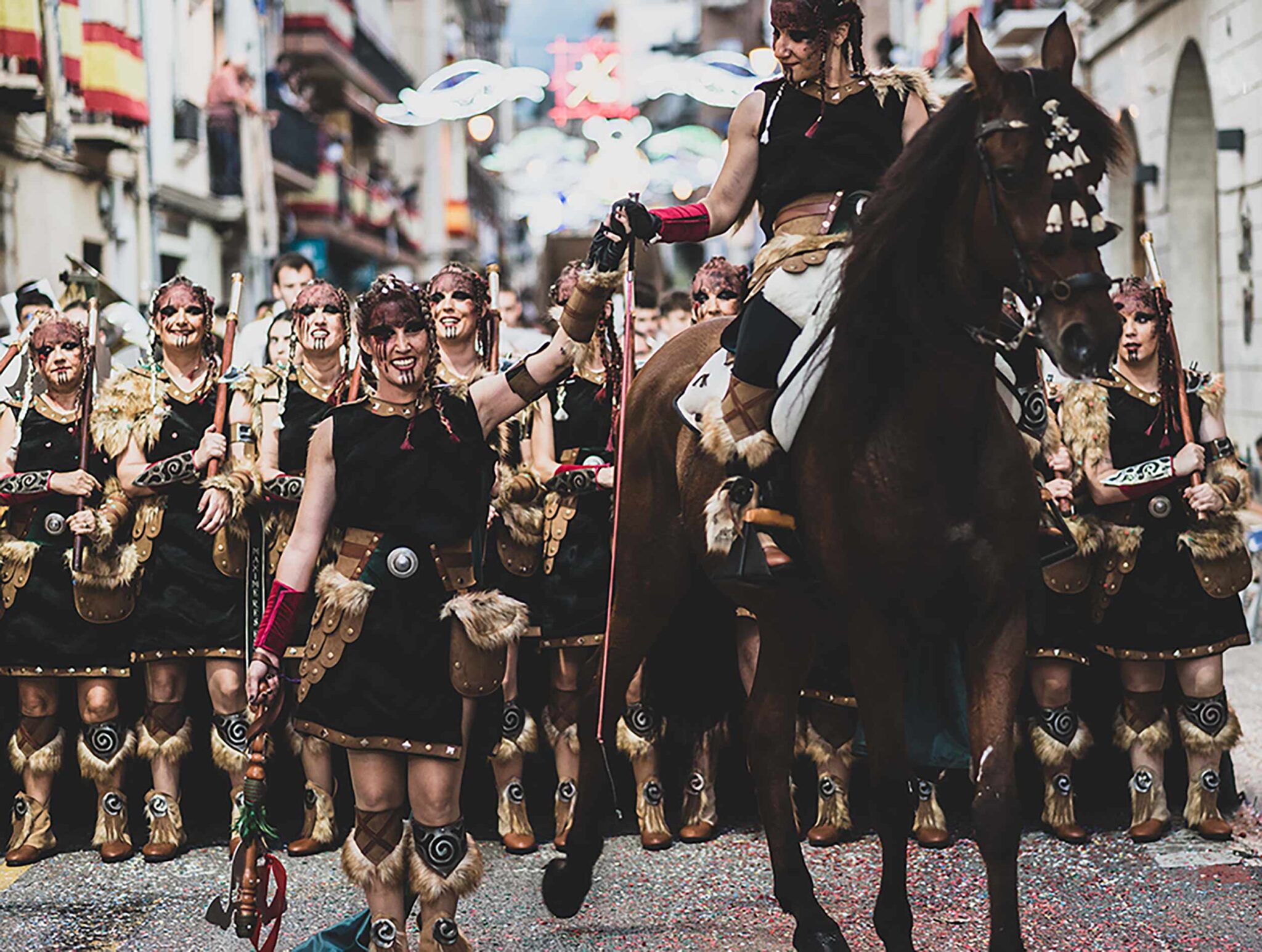 moros i cristians en albaida maquillage preparació entrada 9 octubre