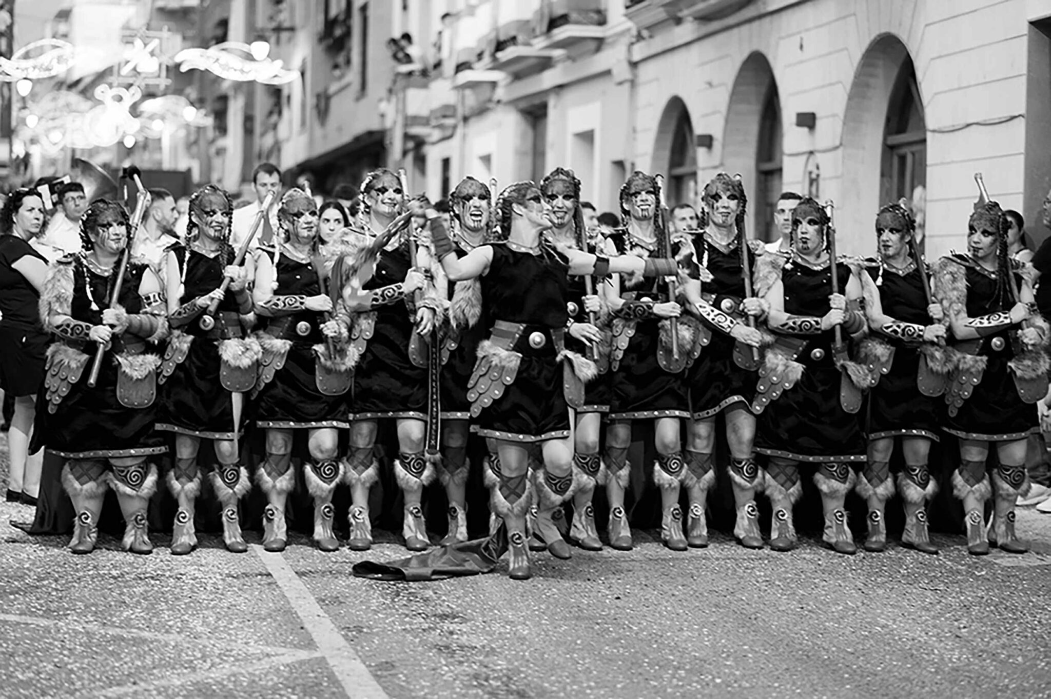 moros i cristians en albaida maquillage preparació entrada 9 octubre
