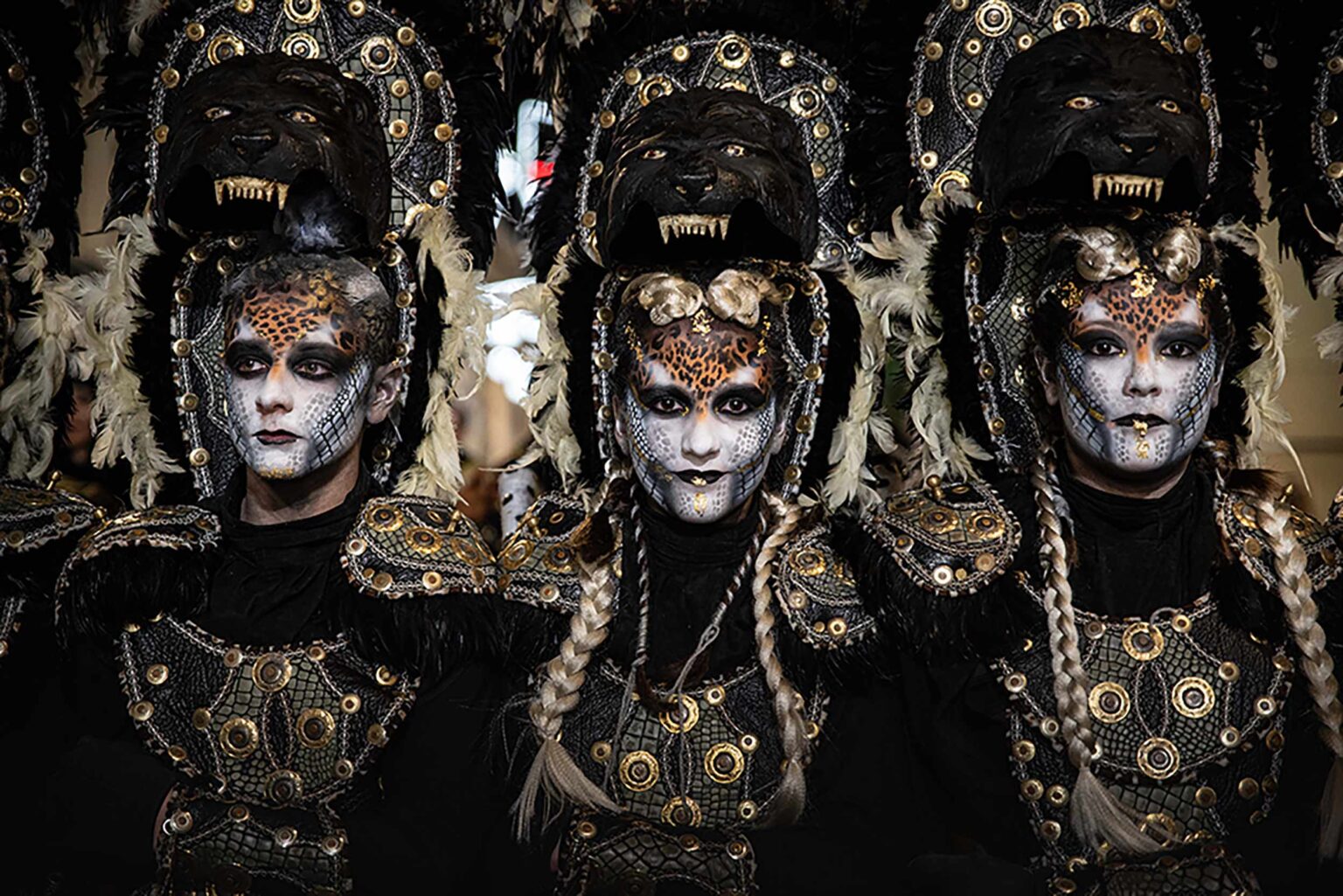 moros i cristians en albaida maquillage preparació entrada 9 octubre escuadra especial filaes