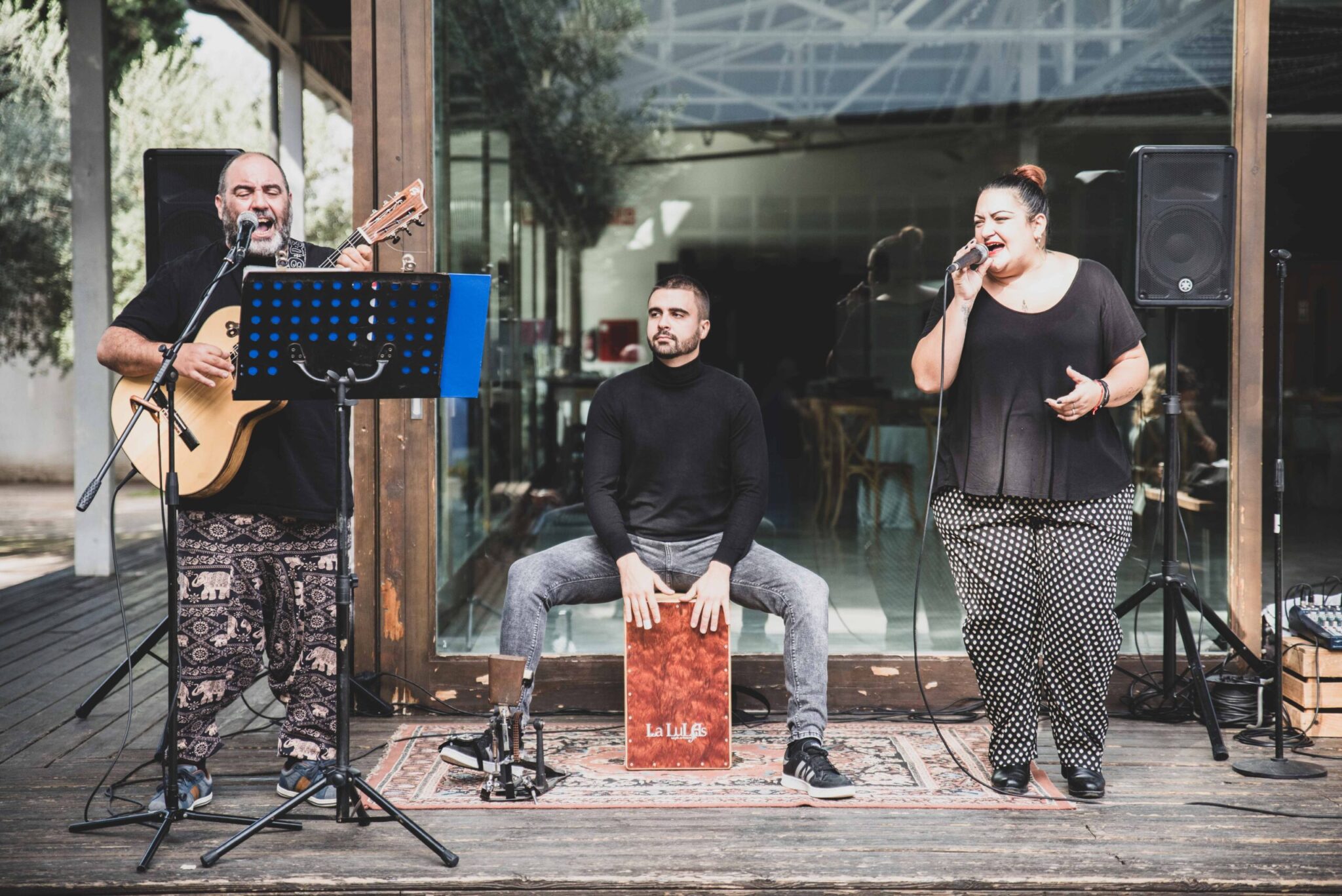 la música en tu boda amenizando coctel
