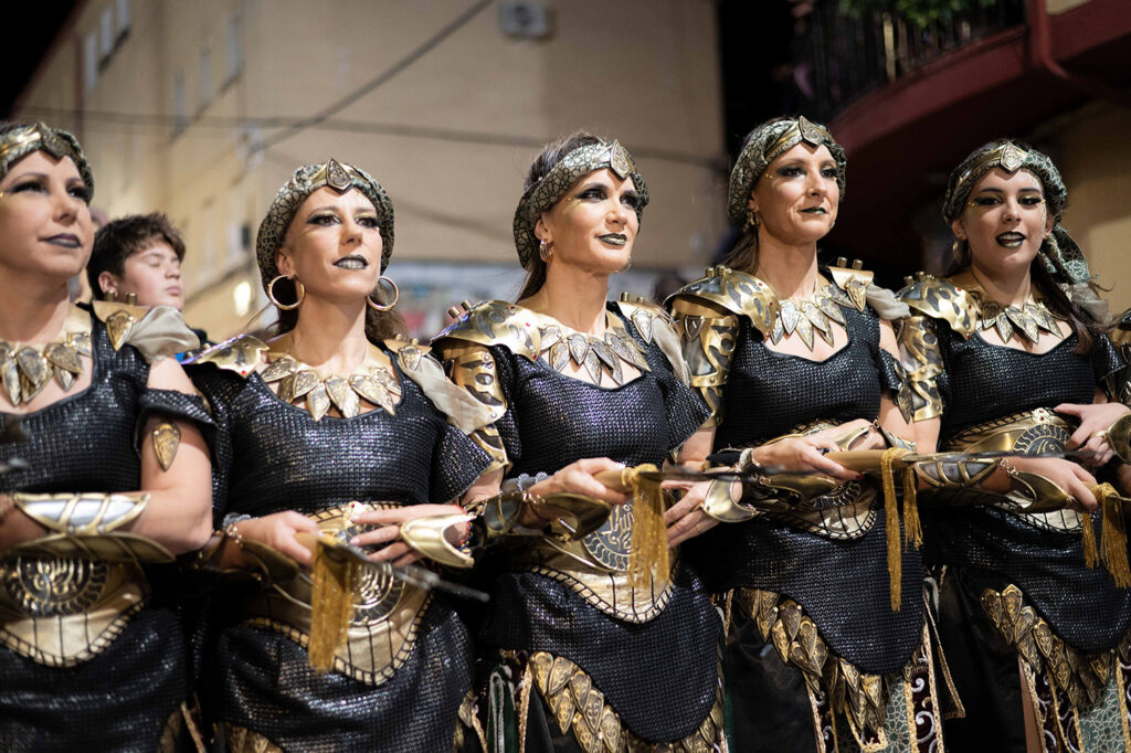 moros i cirstians desfilant